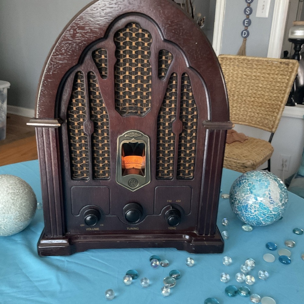 GE AM/FM Vintage Style Wooden Cathedral Tabletop Radio, Model 7-4100JA